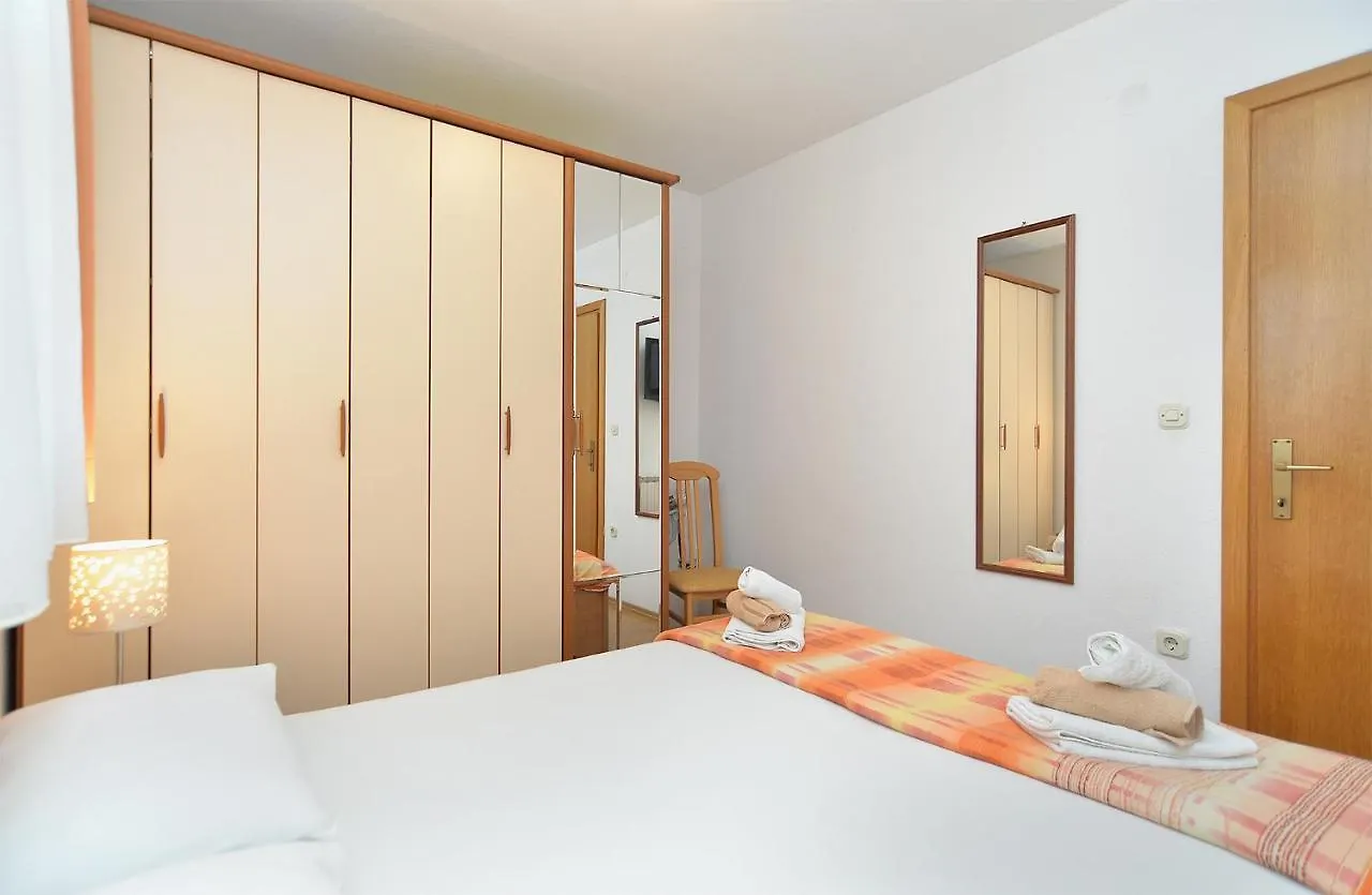 Apartment 2207 Póla